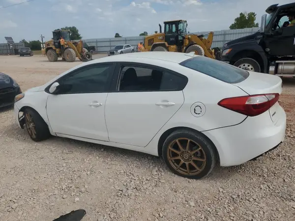 KNAFK4A62G5493530 2016 KIA FORTE - Image 2