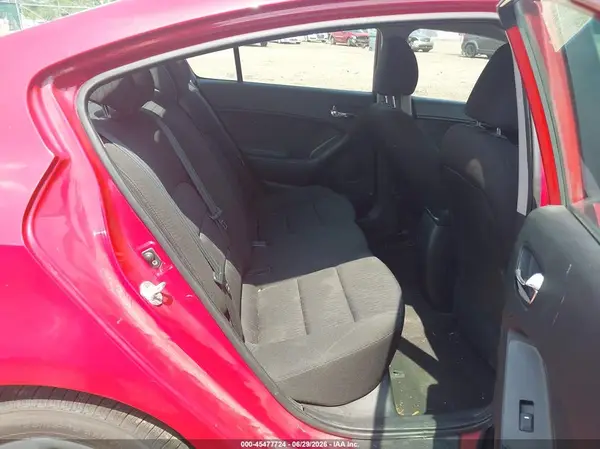 KNAFK4A62G5501139 2016 KIA FORTE - Image 8