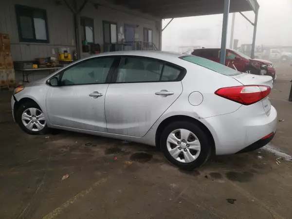 KNAFK4A62G5507829 2016 KIA FORTE - Image 2