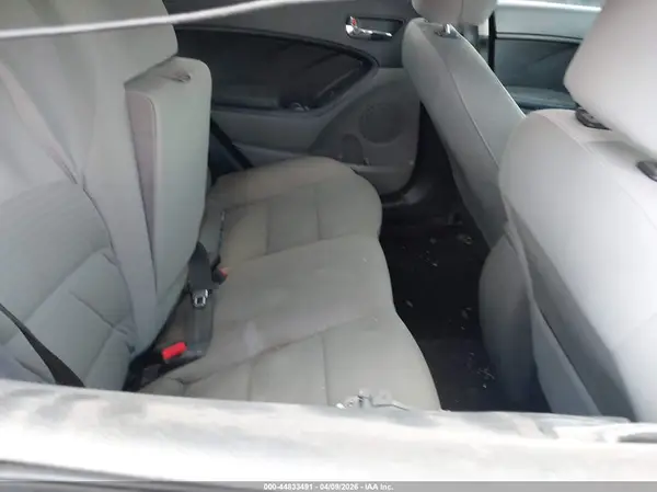 KNAFK4A62G5509676 2016 KIA FORTE - Image 8