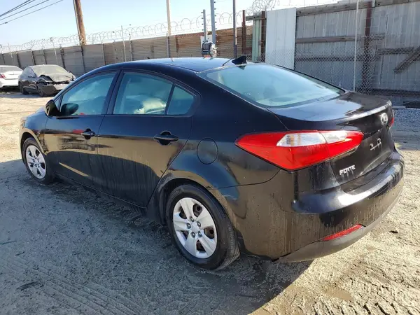 KNAFK4A62G5510133 2016 KIA FORTE - Image 2