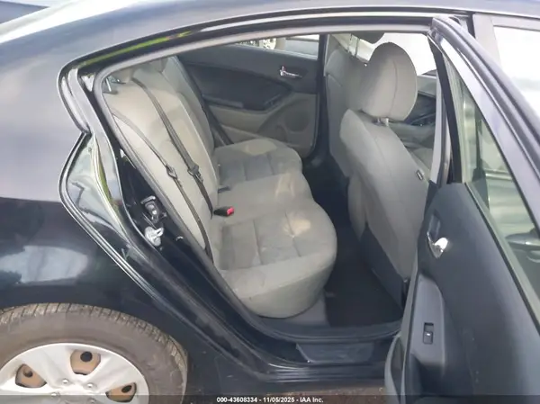 KNAFK4A62G5523884 2016 KIA FORTE - Image 8
