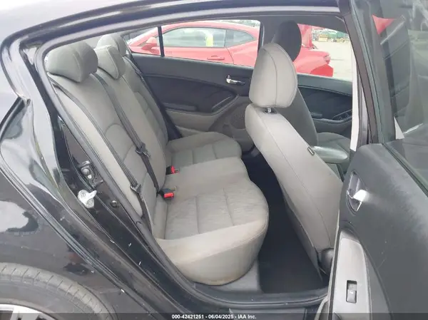 KNAFK4A62G5535677 2016 KIA FORTE - Image 8