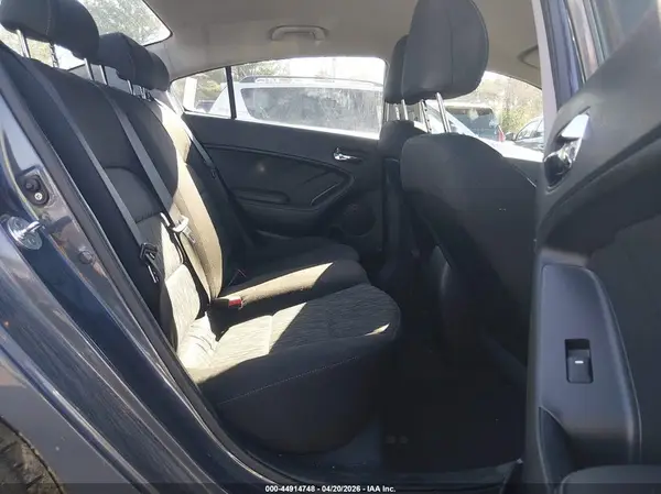 KNAFK4A62G5540183 2016 KIA FORTE - Image 8