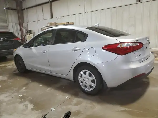 KNAFK4A62G5540684 2016 KIA FORTE - Image 2