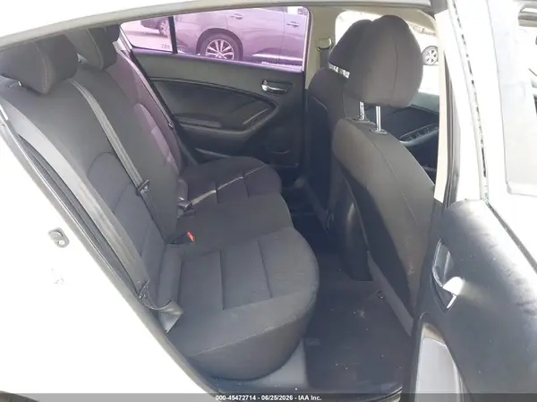 KNAFK4A62G5544136 2016 KIA FORTE - Image 8