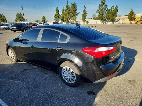 KNAFK4A62G5550552 2016 KIA FORTE - Image 2