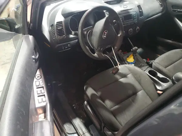 KNAFK4A62G5568923 2016 KIA FORTE - Image 8