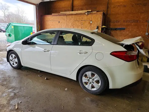 KNAFK4A62G5569862 2016 KIA FORTE - Image 2