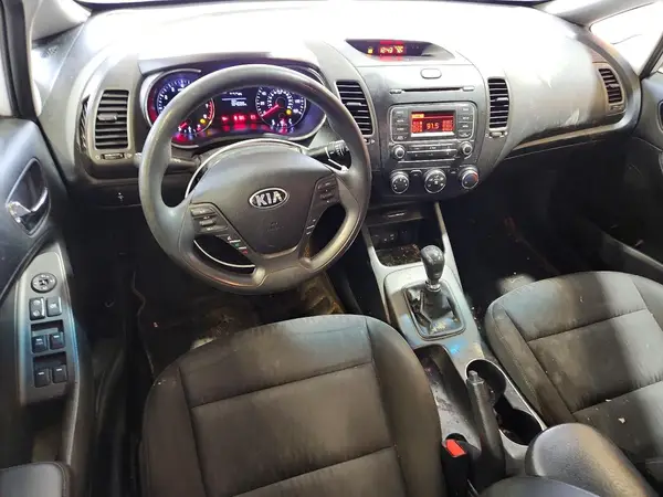 KNAFK4A62G5569862 2016 KIA FORTE - Image 8