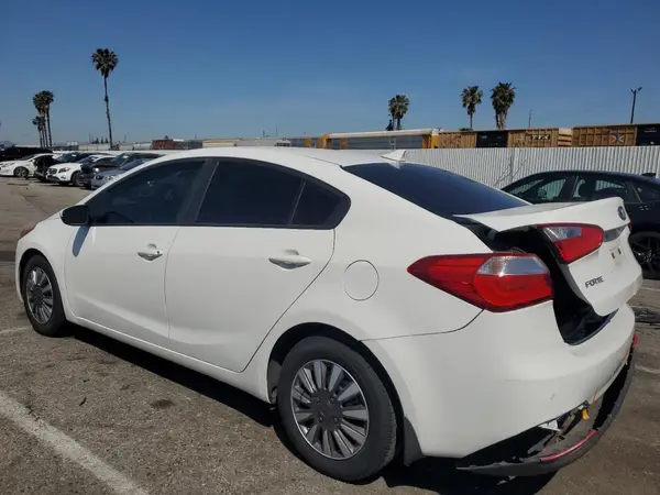 KNAFK4A62G5572888 2016 KIA FORTE - Image 2
