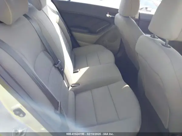 KNAFK4A62G5572972 2016 KIA FORTE - Image 8