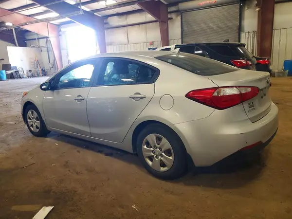 KNAFK4A62G5573023 2016 KIA FORTE - Image 2