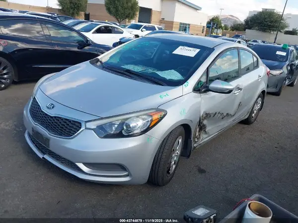 KNAFK4A62G5574611 2016 KIA FORTE - Image 2