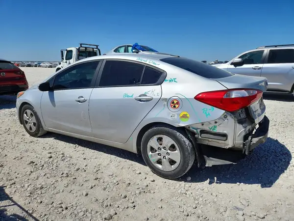 KNAFK4A62G5576861 2016 KIA FORTE - Image 2
