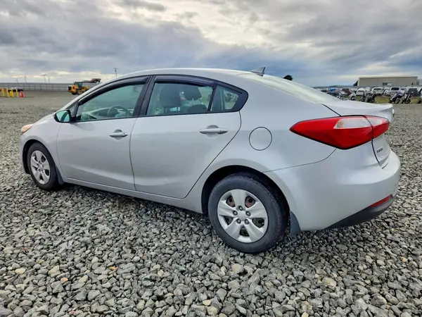 KNAFK4A62G5577671 2016 KIA FORTE - Image 2