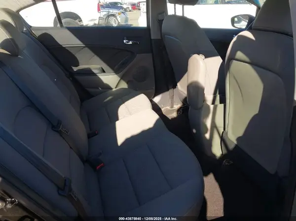 KNAFK4A62G5579209 2016 KIA FORTE - Image 8