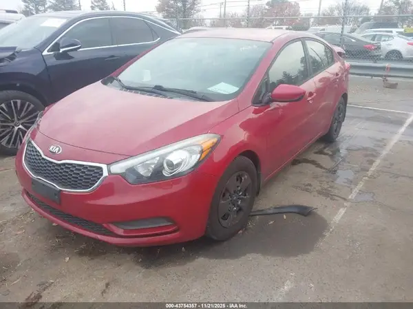 KNAFK4A62G5586113 2016 KIA FORTE - Image 2