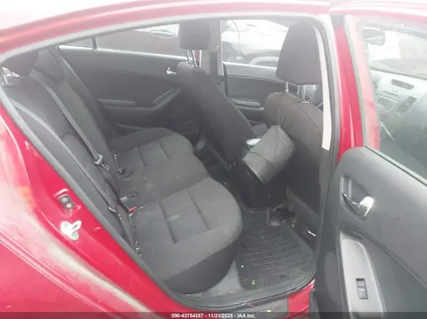 KNAFK4A62G5586113 2016 KIA FORTE - Image 8