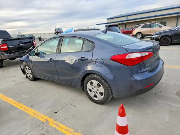 KNAFK4A62G5586838 2016 KIA FORTE - Image 2
