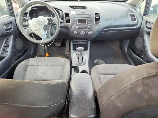 KNAFK4A62G5586838 2016 KIA FORTE - Image 8