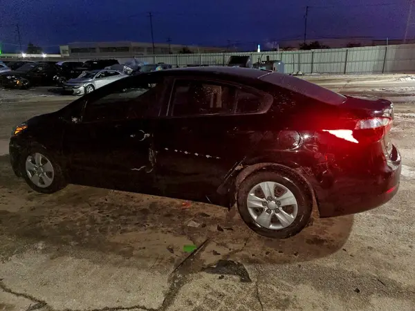 KNAFK4A62G5596558 2016 KIA FORTE - Image 2