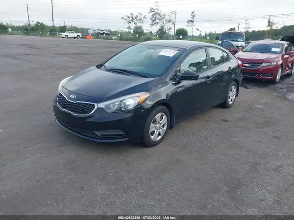 KNAFK4A62G5601953 2016 KIA FORTE - Image 2