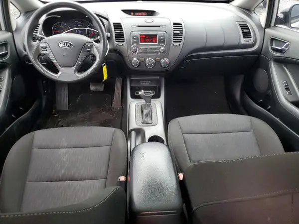 KNAFK4A62G5604352 2016 KIA FORTE - Image 8