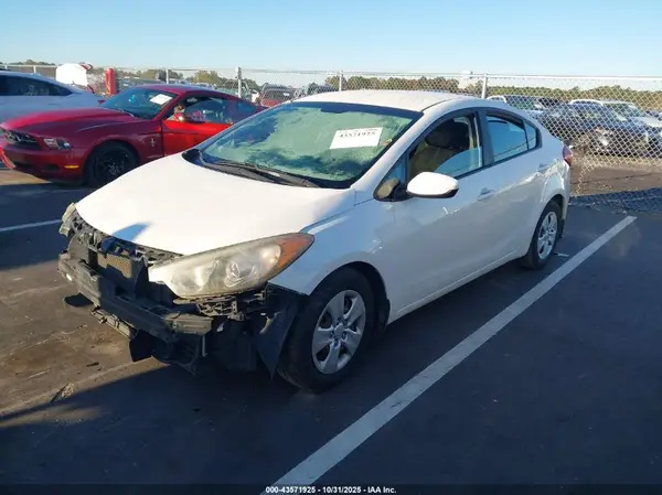 KNAFK4A62G5605078 2016 KIA FORTE - Image 2