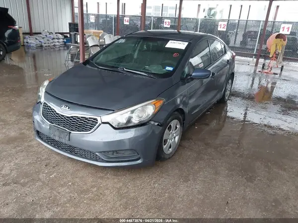 KNAFK4A62G5605176 2016 KIA FORTE - Image 2