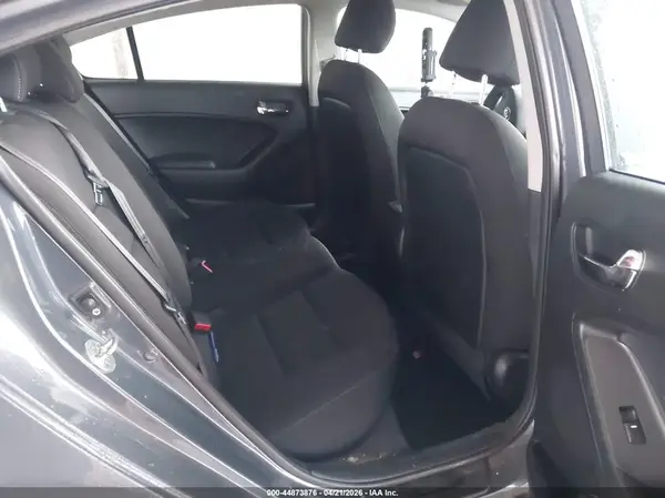KNAFK4A62G5605176 2016 KIA FORTE - Image 8
