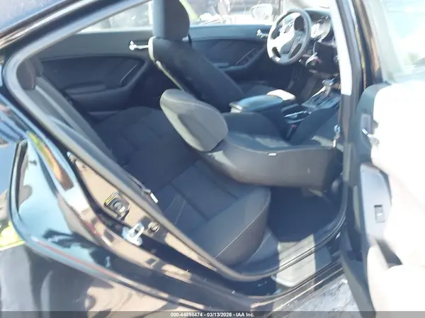 KNAFK4A62G5605873 2016 KIA FORTE - Image 8