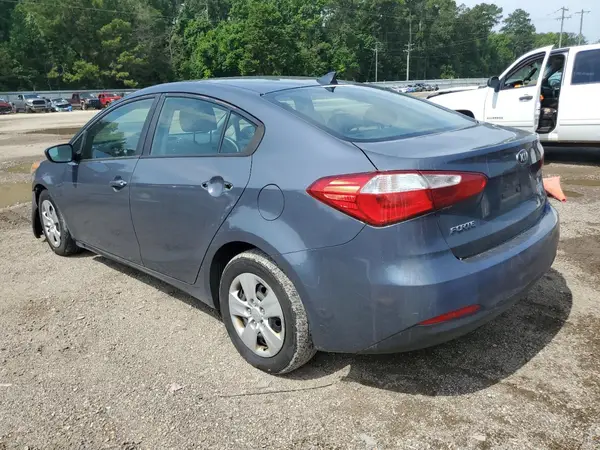 KNAFK4A62G5606070 2016 KIA FORTE - Image 2