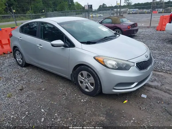 KNAFK4A62G5608806 2016 KIA FORTE - Image 1