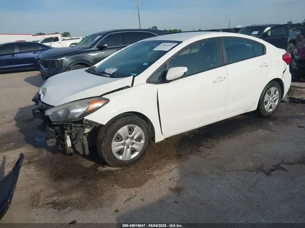 KNAFK4A62G5610068 2016 KIA FORTE - Image 2