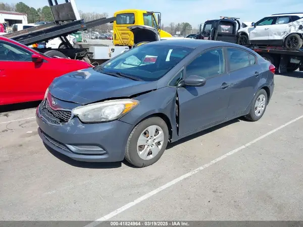 KNAFK4A62G5611415 2016 KIA FORTE - Image 2