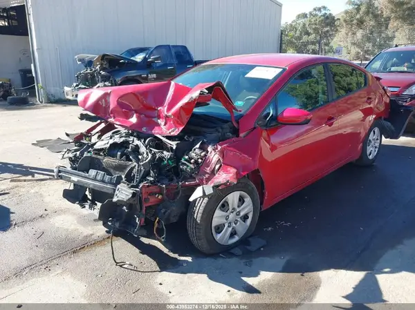 KNAFK4A62G5611642 2016 KIA FORTE - Image 2