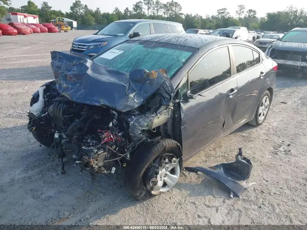 KNAFK4A62G5612273 2016 KIA FORTE - Image 2