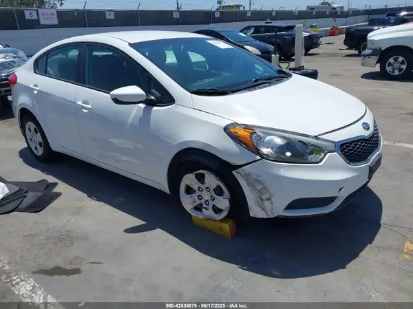 KNAFK4A62G5613536 2016 KIA FORTE - Image 1