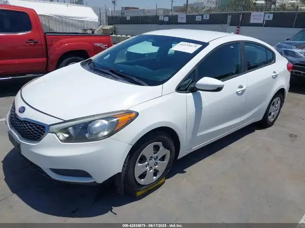 KNAFK4A62G5613536 2016 KIA FORTE - Image 2