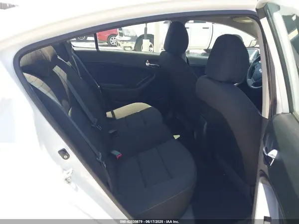 KNAFK4A62G5613536 2016 KIA FORTE - Image 8