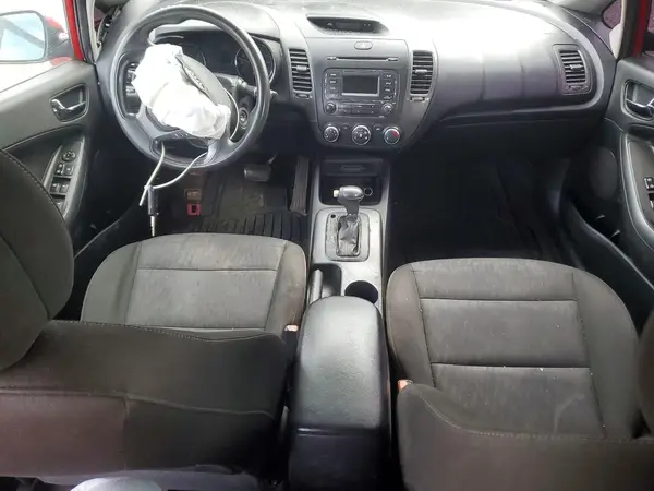 KNAFK4A62G5614010 2016 KIA FORTE - Image 8