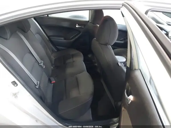 KNAFK4A62G5615366 2016 KIA FORTE - Image 8