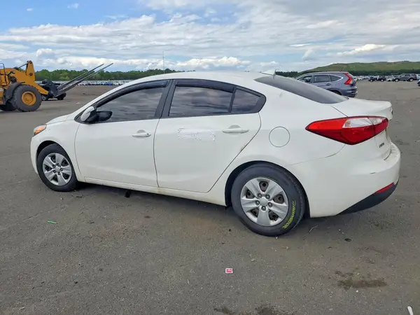 KNAFK4A62G5617909 2016 KIA FORTE - Image 2