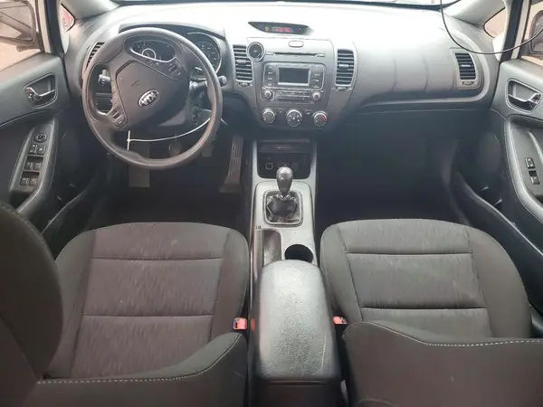 KNAFK4A62G5617909 2016 KIA FORTE - Image 8