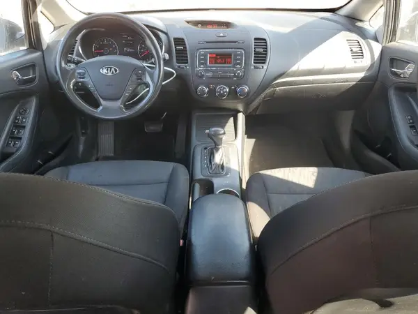 KNAFK4A62G5619062 2016 KIA FORTE - Image 8