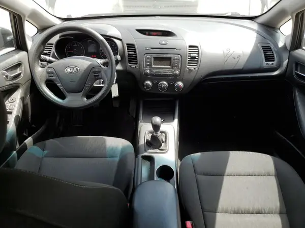 KNAFK4A62G5620406 2016 KIA FORTE - Image 8