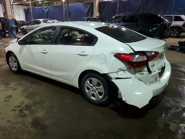 KNAFK4A62G5620535 2016 KIA FORTE - Image 2