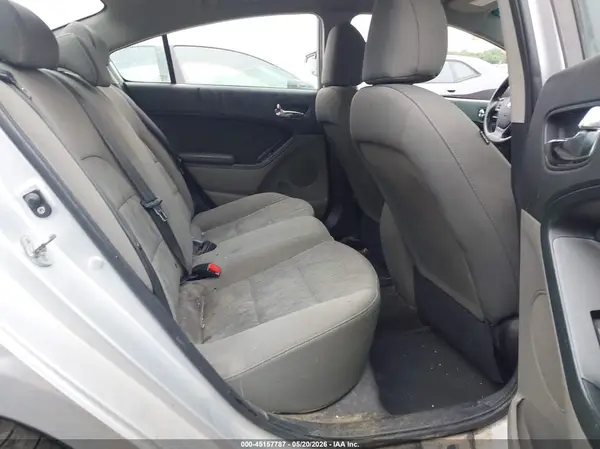 KNAFK4A63G5445891 2016 KIA FORTE - Image 8