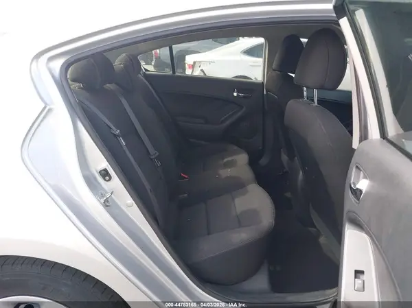 KNAFK4A63G5467728 2016 KIA FORTE - Image 8